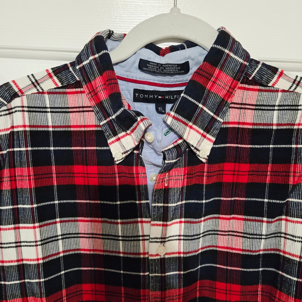 Tommy Hilfiger Plaid Flannel Button Down Shirt Men's XL Red Black White Corduroy